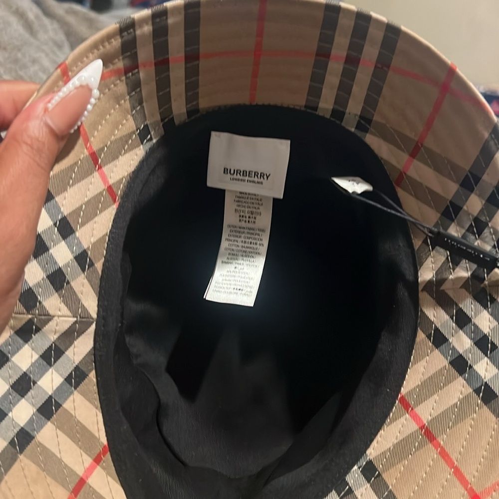 Burberry Bucket Hat - Picture 3 of 3